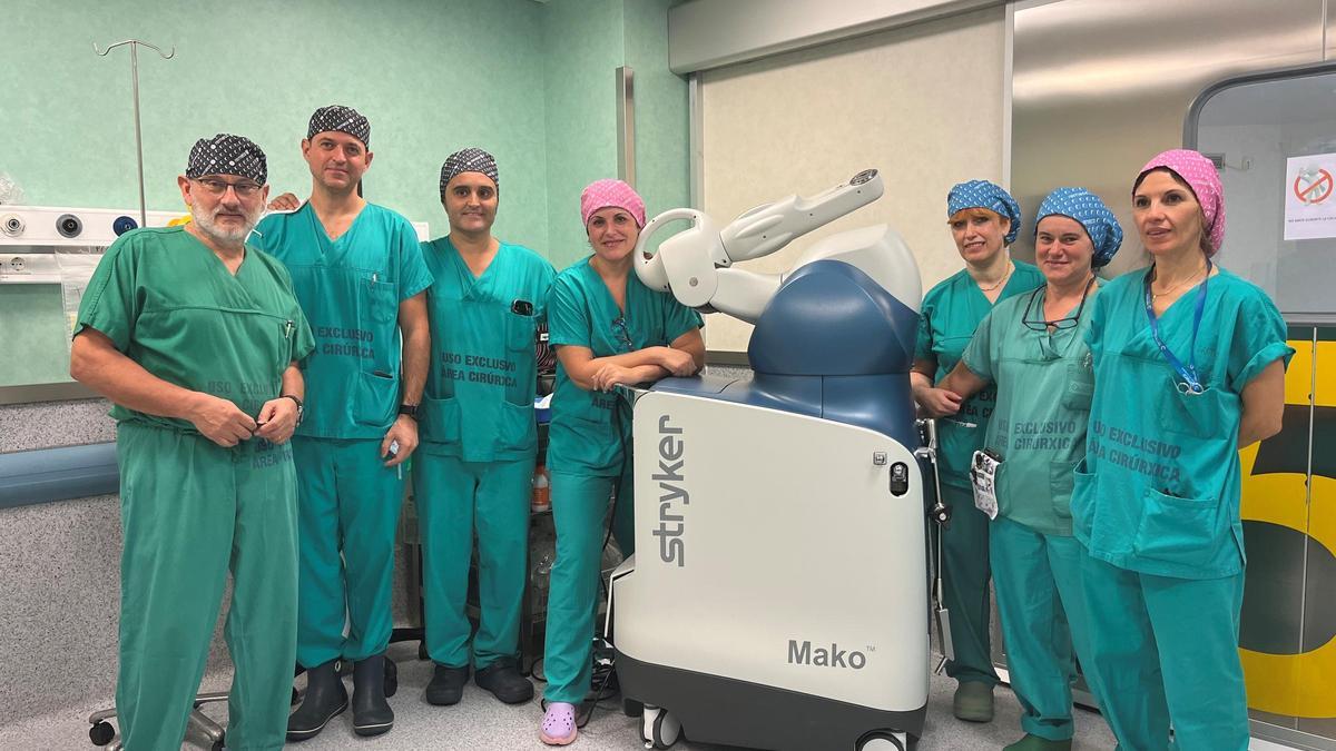 El Hospital de Conxo realiza con éxito la primera intervención con robot para cirugía ortopédica