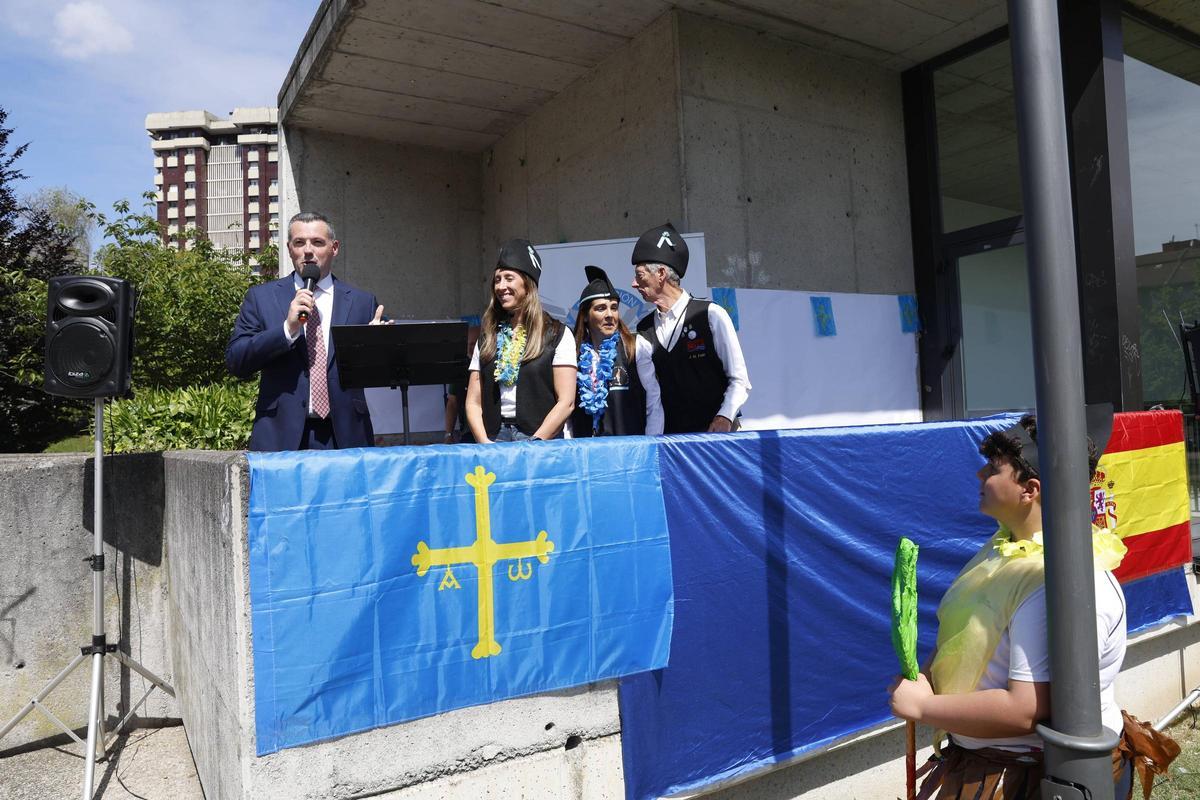 El colegio Juan Pablo II-San Miguel recrea el Descenso del Sella (en imágenes)