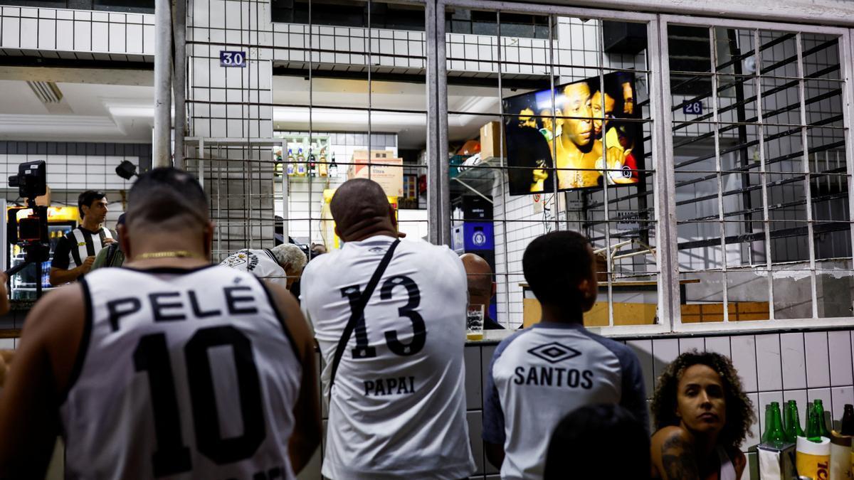 Tributo a Pelé en Santos.