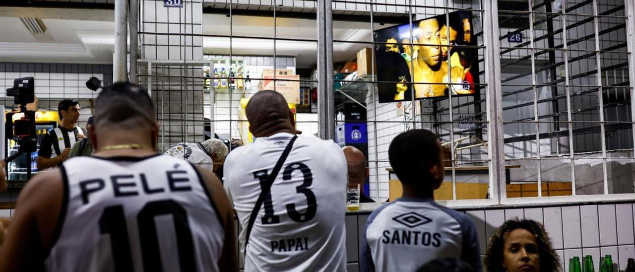 Tributo a Pelé en Santos.