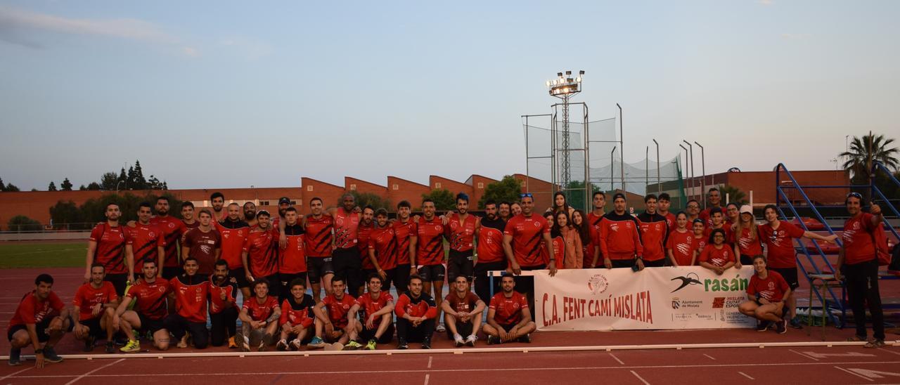 Foto d&#039;equip del Fent Camí Mislata a Sagunt.