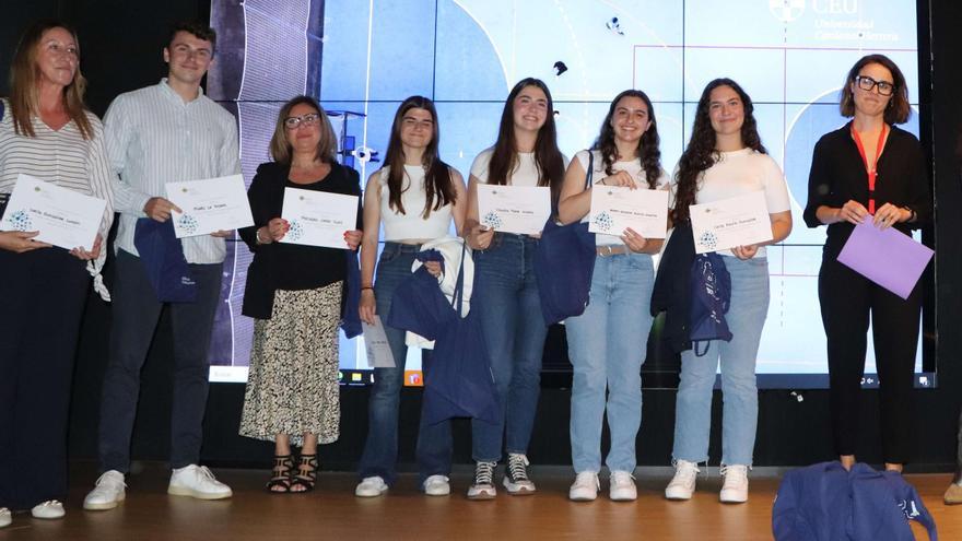 El Colegio Sagrada Familia gana la primera Olimpiada de Biología de la Universidad CEU Cardenal Herrera