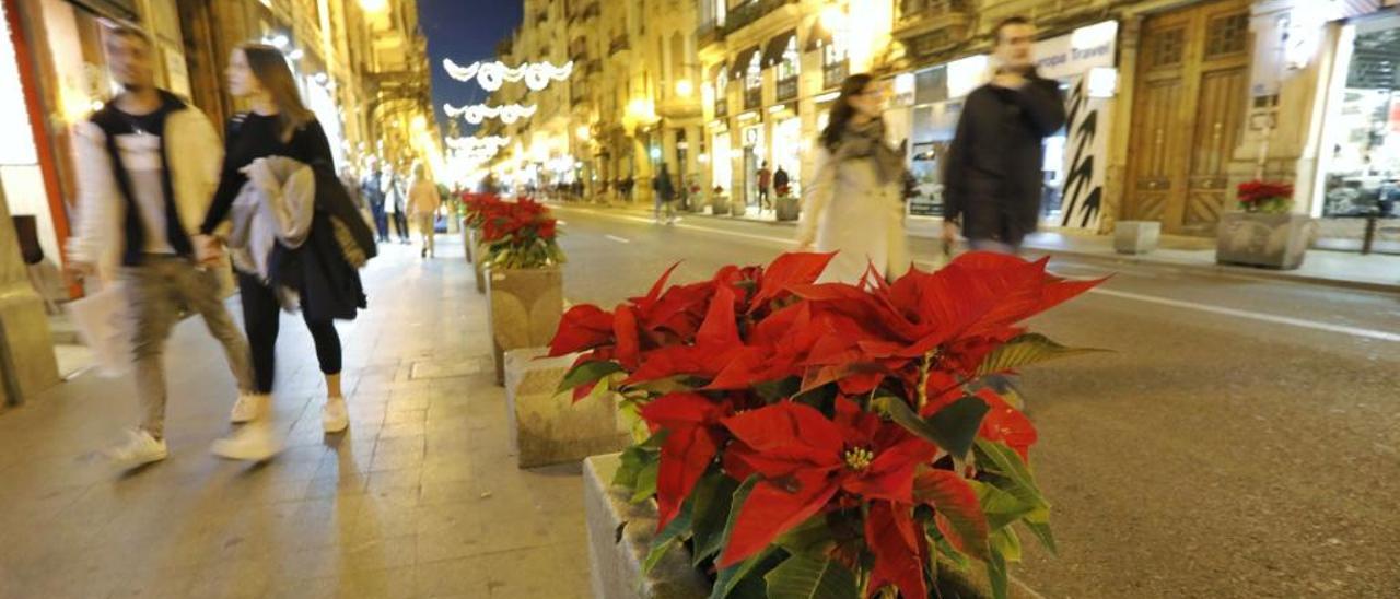 La ciudad se tiñe de rojo Navidad