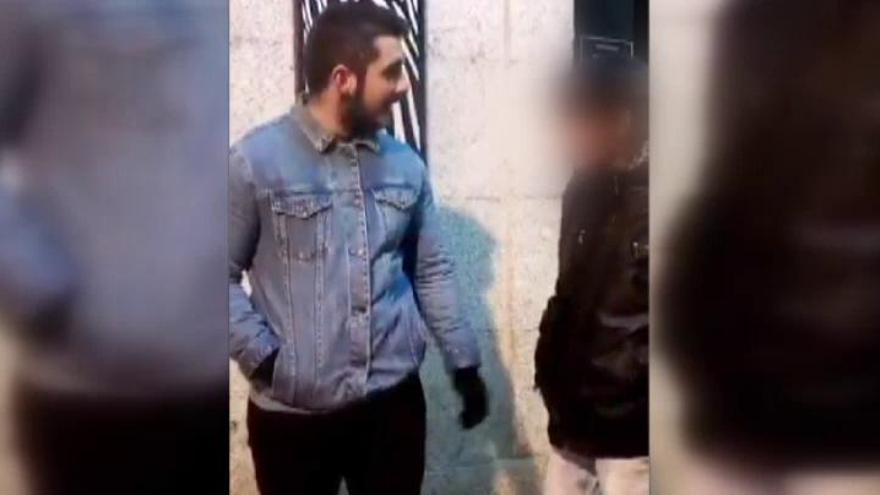 Detenido el joven que propinó un brutal puñetazo a un indigente en Galicia