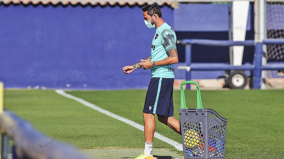 José Luis Morales, después de un entrenamiento con el Levante UD. | F. CALABUIG