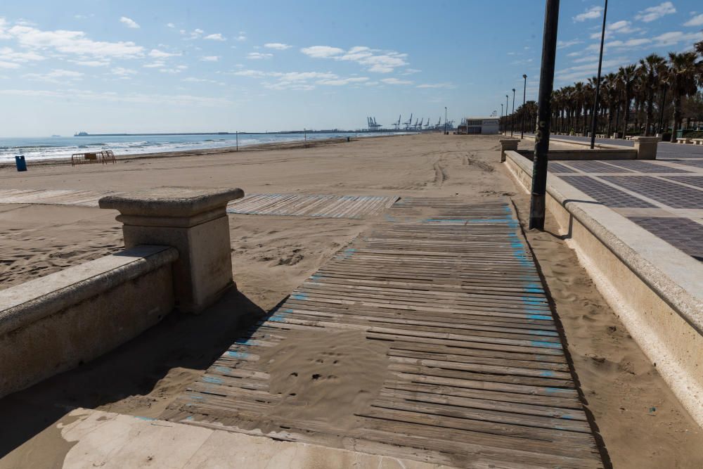 La playa de València es un desierto