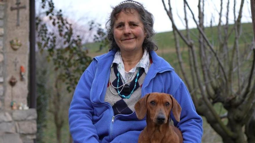 Giussepina vive en la montaña como hace un siglo: sin luz, móvil ni frigorífico: "No hace falta tener nevera, ya que fuera hace tanto frío que todo funciona como una"