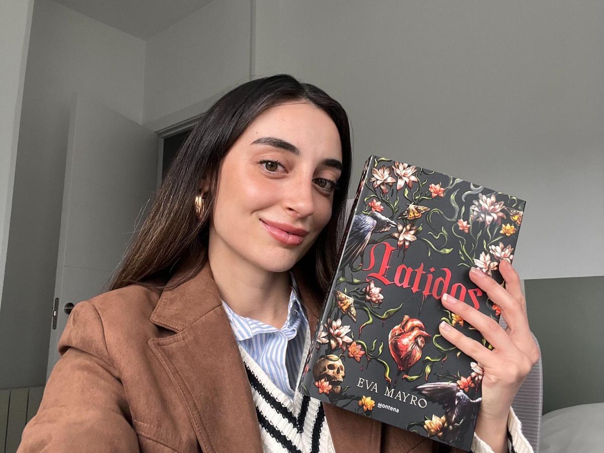 Eva Mayro, autora de 'Latidos', una novela romántica gótica con toques fantásticos