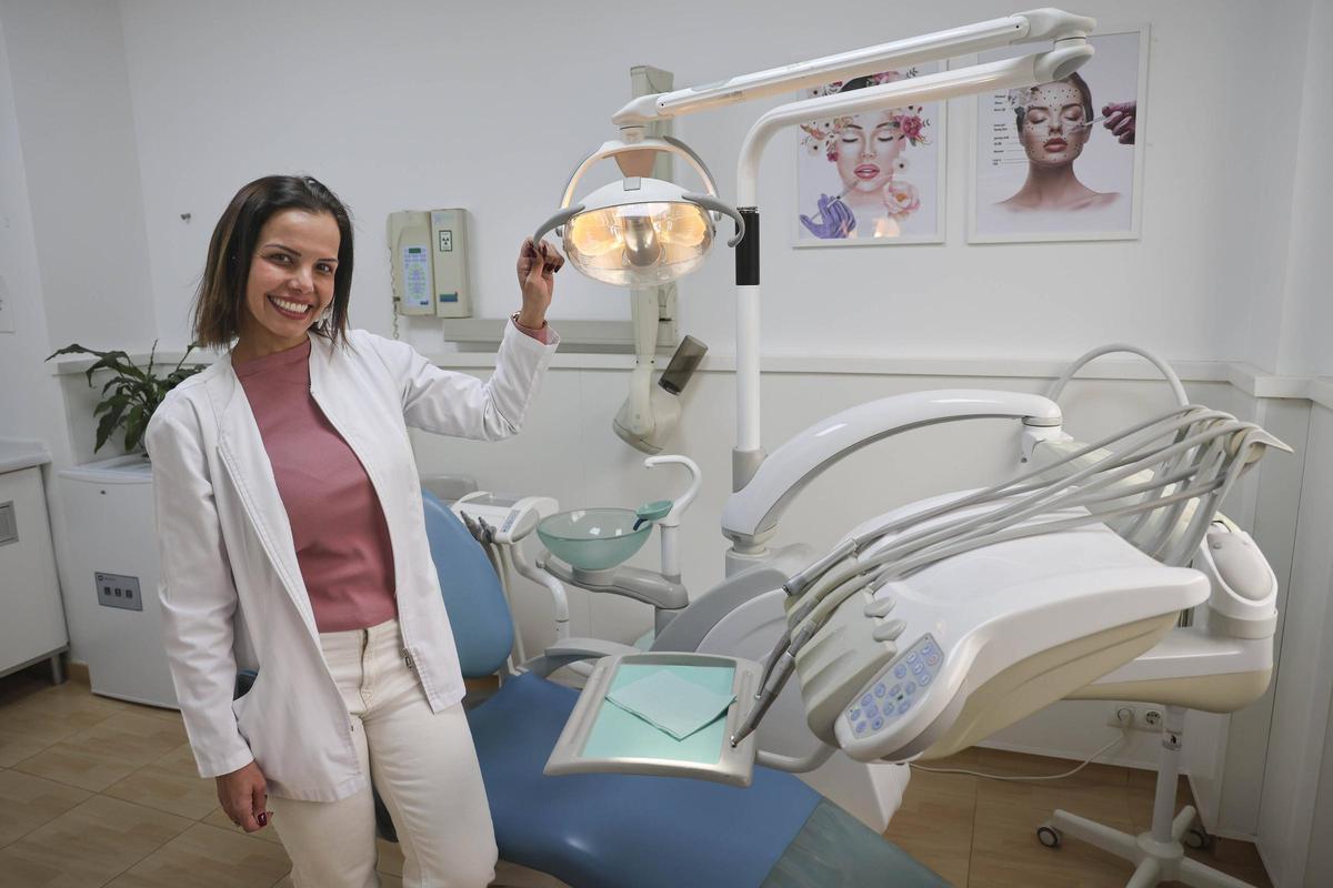 Verónica Do Santos tiene dos clínicas en València: una dental y otra de medicina estética.