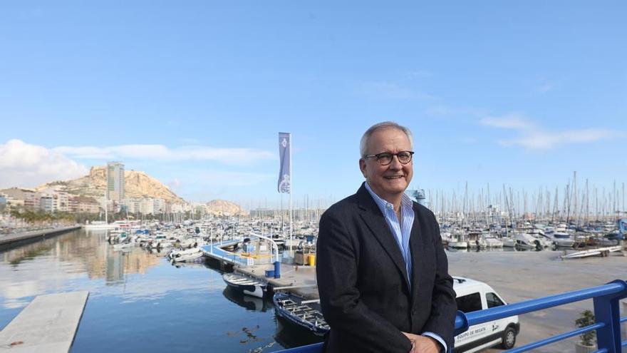 El candidato Javier Romero promete transparencia y unidad a los socios del Real Club de Regatas de Alicante