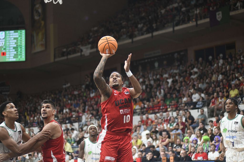 Todas las imágenes de la semifinal de la Supecopa entre el UCAM Murcia y el Unicaja