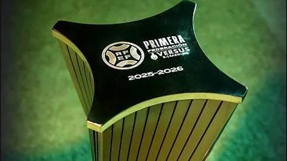 Nuevo trofeo que recibirá cada campeón de grupo de Primera RFEF