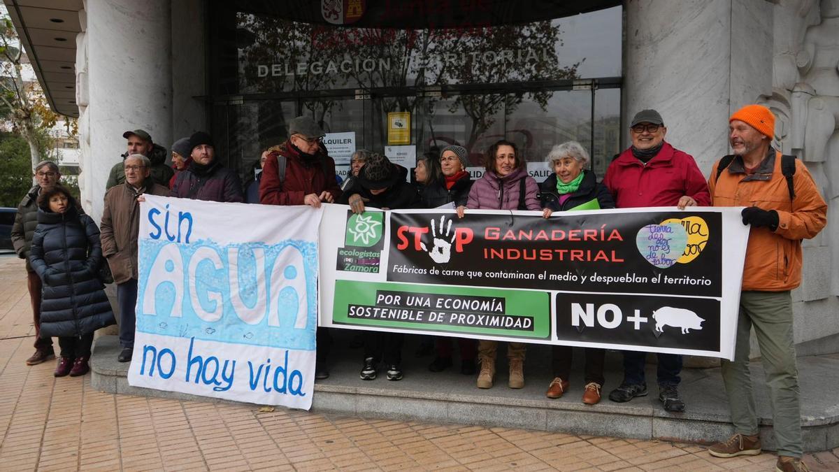 VÍDEO | Zamoranos alzan la voz contra la "amenaza silenciosa" de las aguas contaminadas