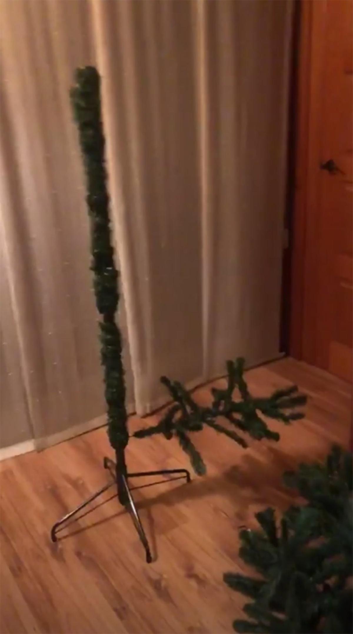 Árbol de Navidad de Aitana antes de decorarlo