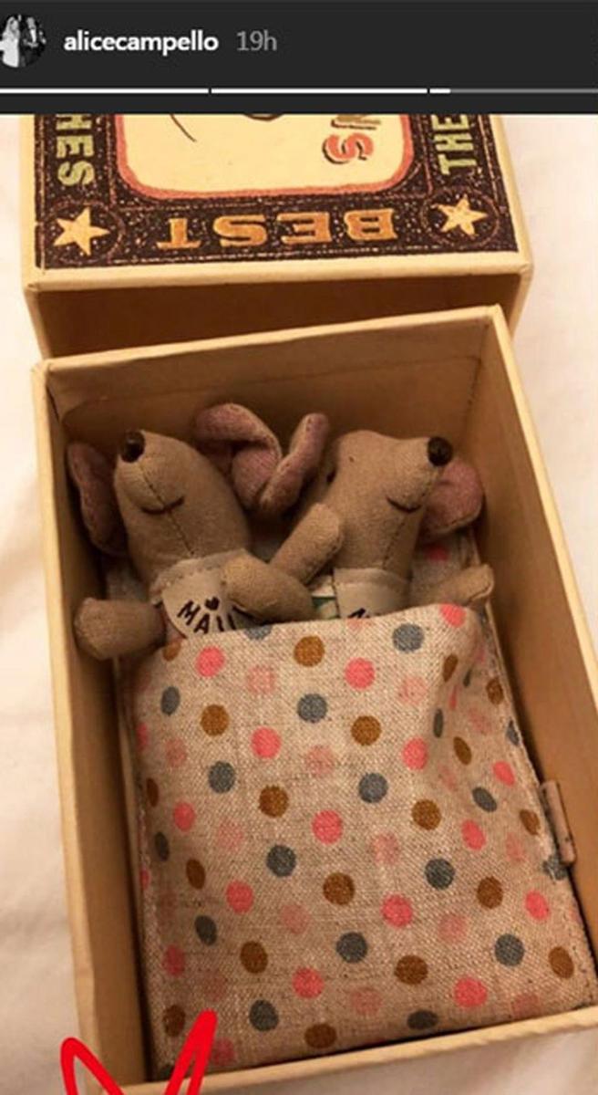 Ratoncitos de peluche de regalo navideño para el bebé de Álvaro Morata y Alice Campello