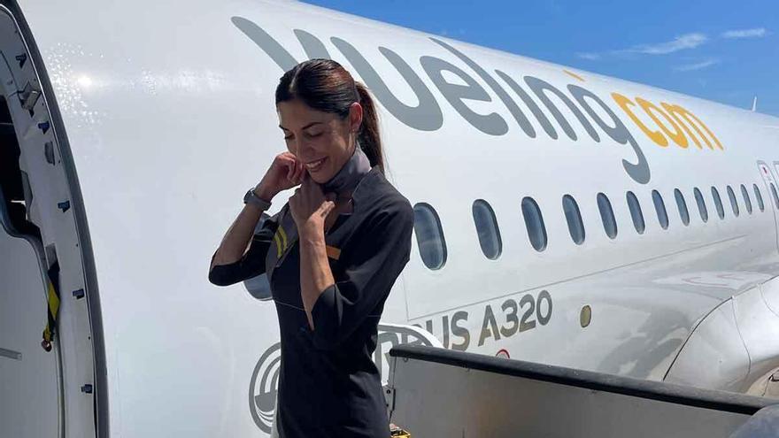 Cuando lo que más importa a bordo de un avión es aquello que no se ve: así trabaja la tripulación de cabina