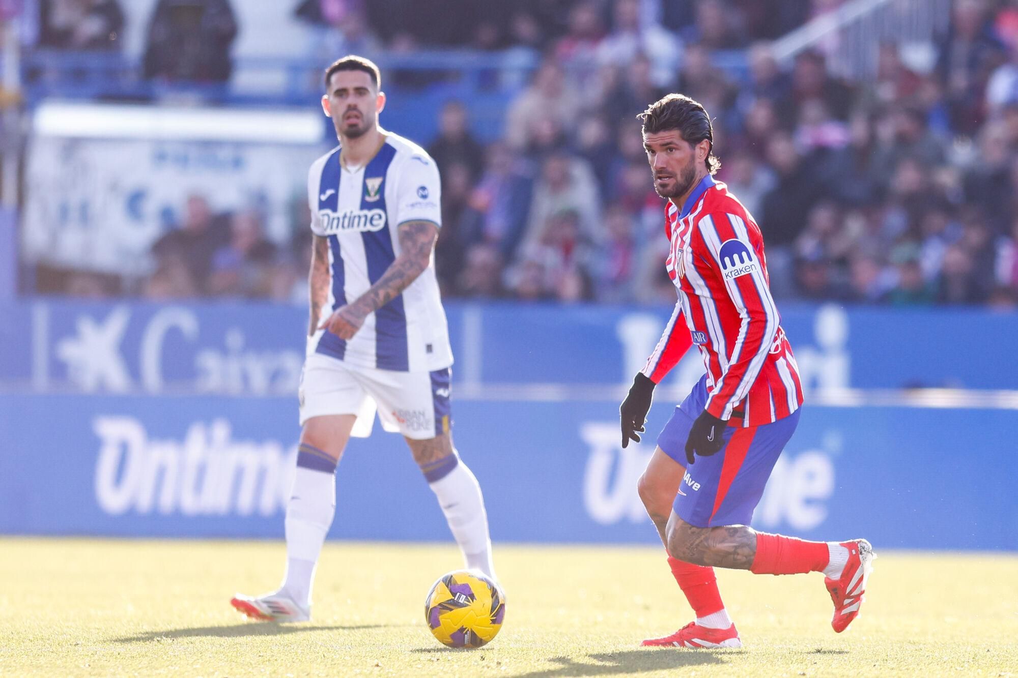 Rodrigo De Paul of Atletico de Madrid in action during the Spanish League, LaLiga EA Sports, football match played between CD Leganes and Atletico de Madrid at Butarque stadium on January 18, 2025, in Leganes, Madrid, Spain. AFP7 18/01/2025 ONLY FOR USE IN SPAIN. Dennis Agyeman / AFP7 / Europa Press;2025;SPAIN;SPORT;ZSPORT;SOCCER;ZSOCCER;CD Leganes v Atletico de Madrid - LaLiga EA Sports;