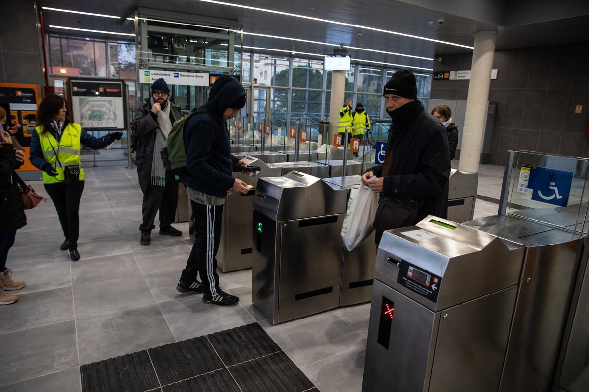 La estación de Rodalies de Sant Andreu entra en servicio