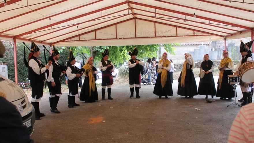 Nos dous días de festa houbo música e verbenas.