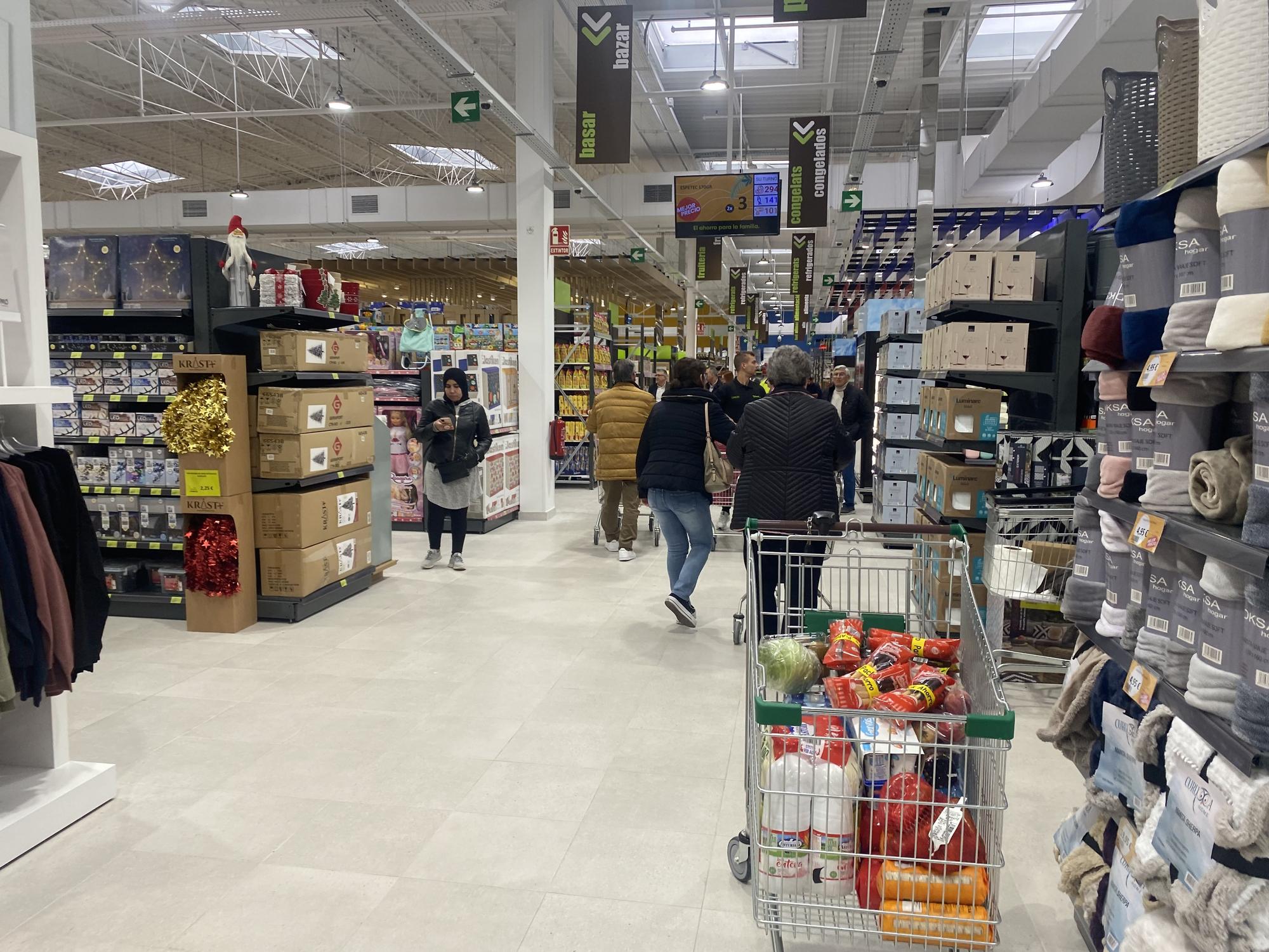 Así fue la esperada reapertura del centro comercial de Benicarló