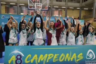 La selección cordobesa gana la final del Campeonato de Andalucía mini femenino de baloncesto