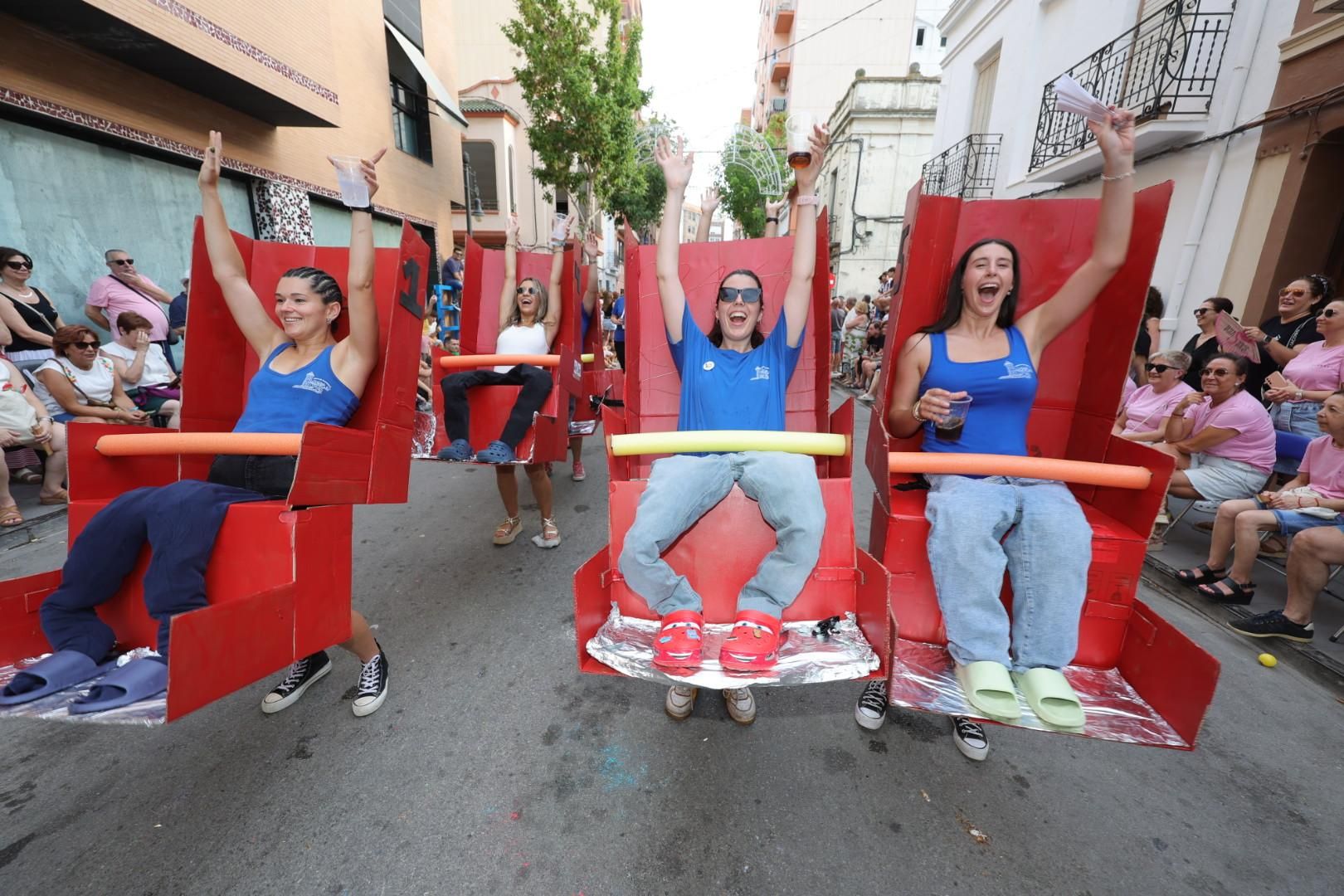 Galería | El Grau disfruta de su desfile de peñas