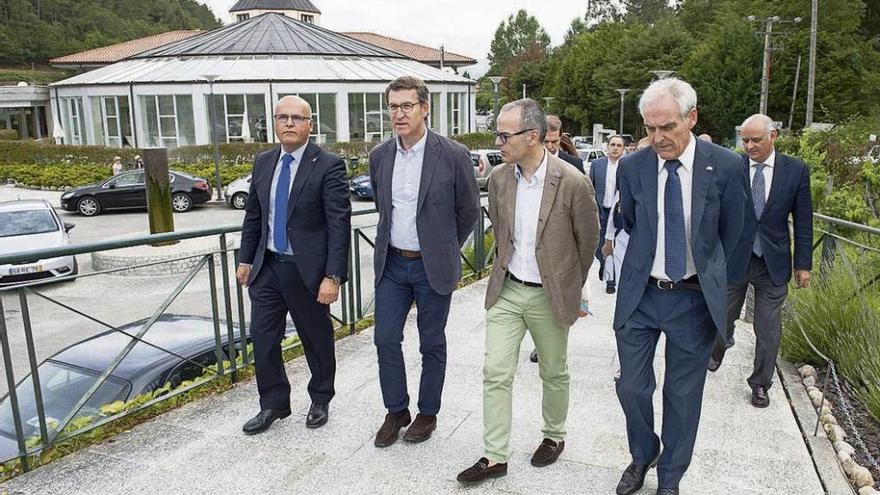 Manuel Baltar, Alberto Núñez, Jesús Vázquez y Roberto Castro, en el balneario de Lobios. // Brais Lorenzo