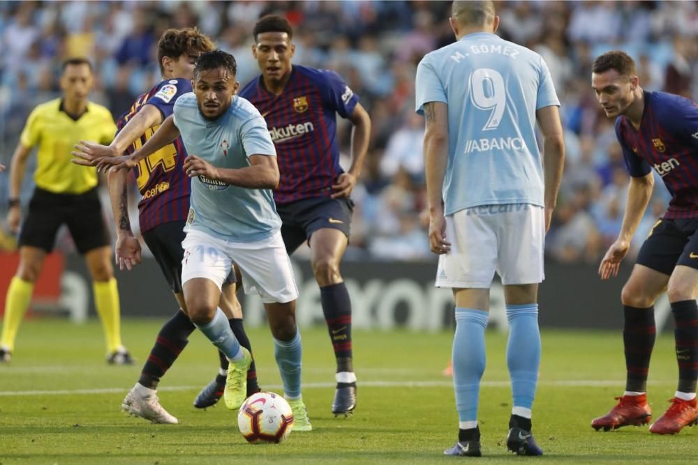 El Celta tumba al Barça y acaricia la permanencia. // A. Villar | J. Lores