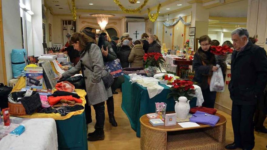 Artículos de textil, adornos navideños o piezas de cerámica, entre los artículos.