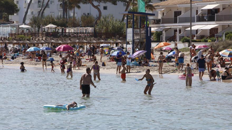 Sommerurlaub im Oktober: So sieht es derzeit am Strand von Alcúdia auf Mallorca aus