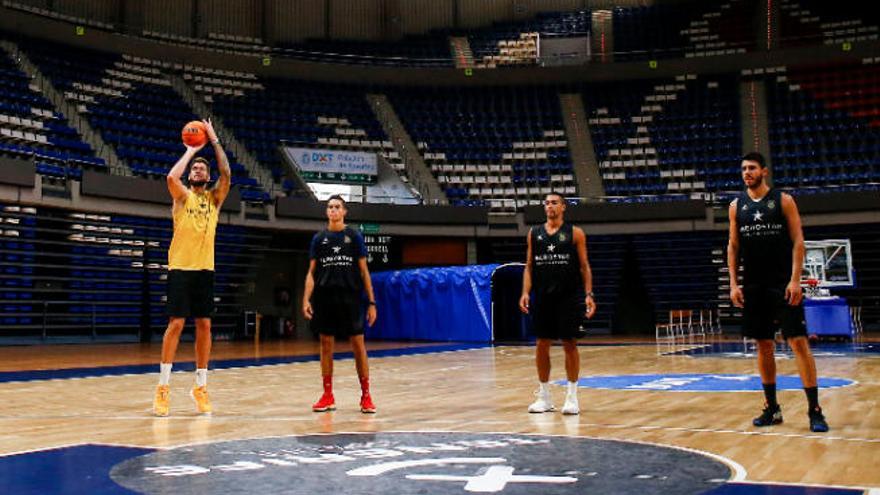 Los cuatro isleños del Iberostar (Fran Guerra, Alberto Cabrera, Álex López y Sergio Rodríguez), ayer en el Santiago Martín.