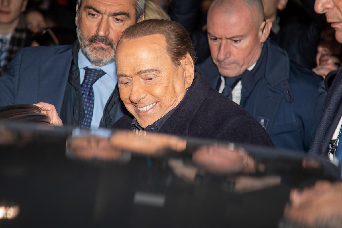 Berlusconi, hospitalitzat de nou per tractar-se la leucèmia