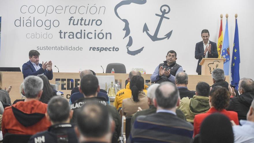 Villares se reúne por primera vez con la Federación Galega de Confrarías