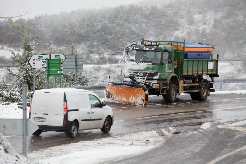 Los primeros copos de nieve llegaron a Pedrafita do Cebreiro, en Os Ancares.