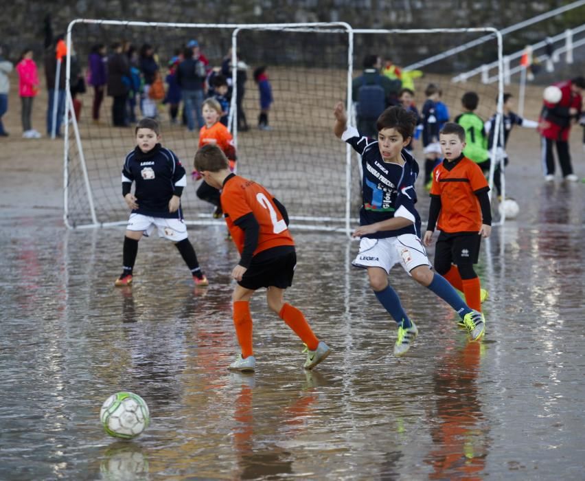 Torneo de Navidad de fútbol playa para niños en la playa de San Lorenzo