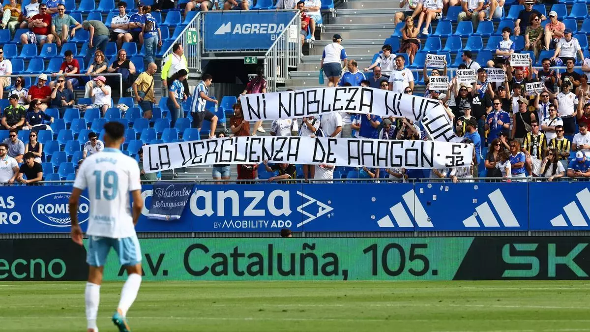 La contracrónica del Real Zaragoza-Málaga: el terrible hastío vence al enfado en el funeral
