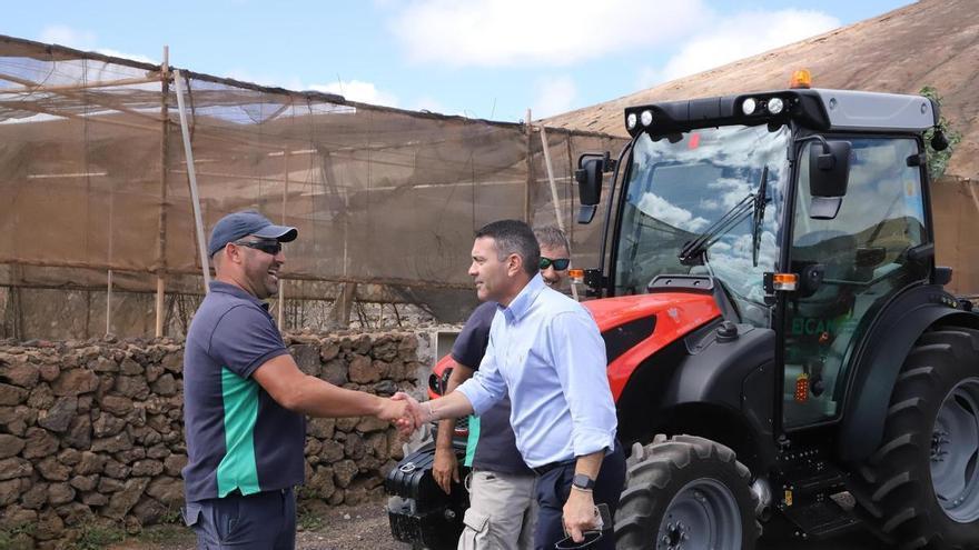 El Cabildo de Lanzarote moderniza el sector primario con una nueva máquina para legumbres y cereales