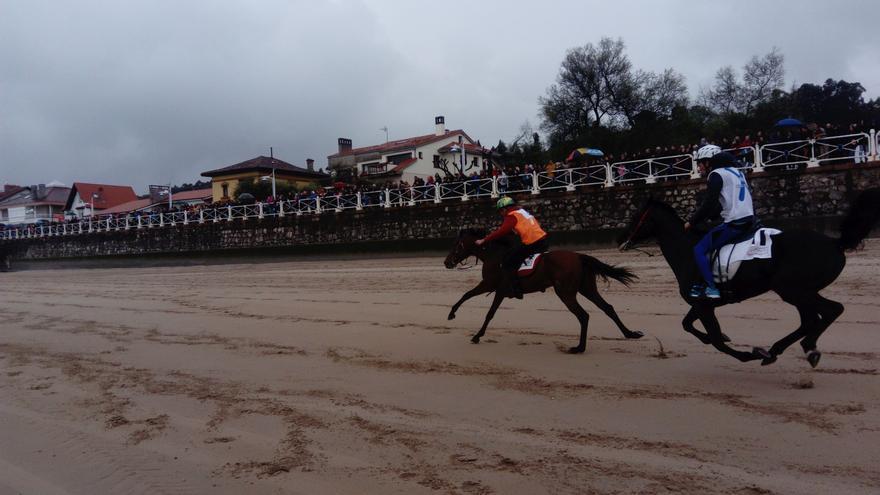Ribadesella promocionará en Madrid las carreras de caballos de la playa