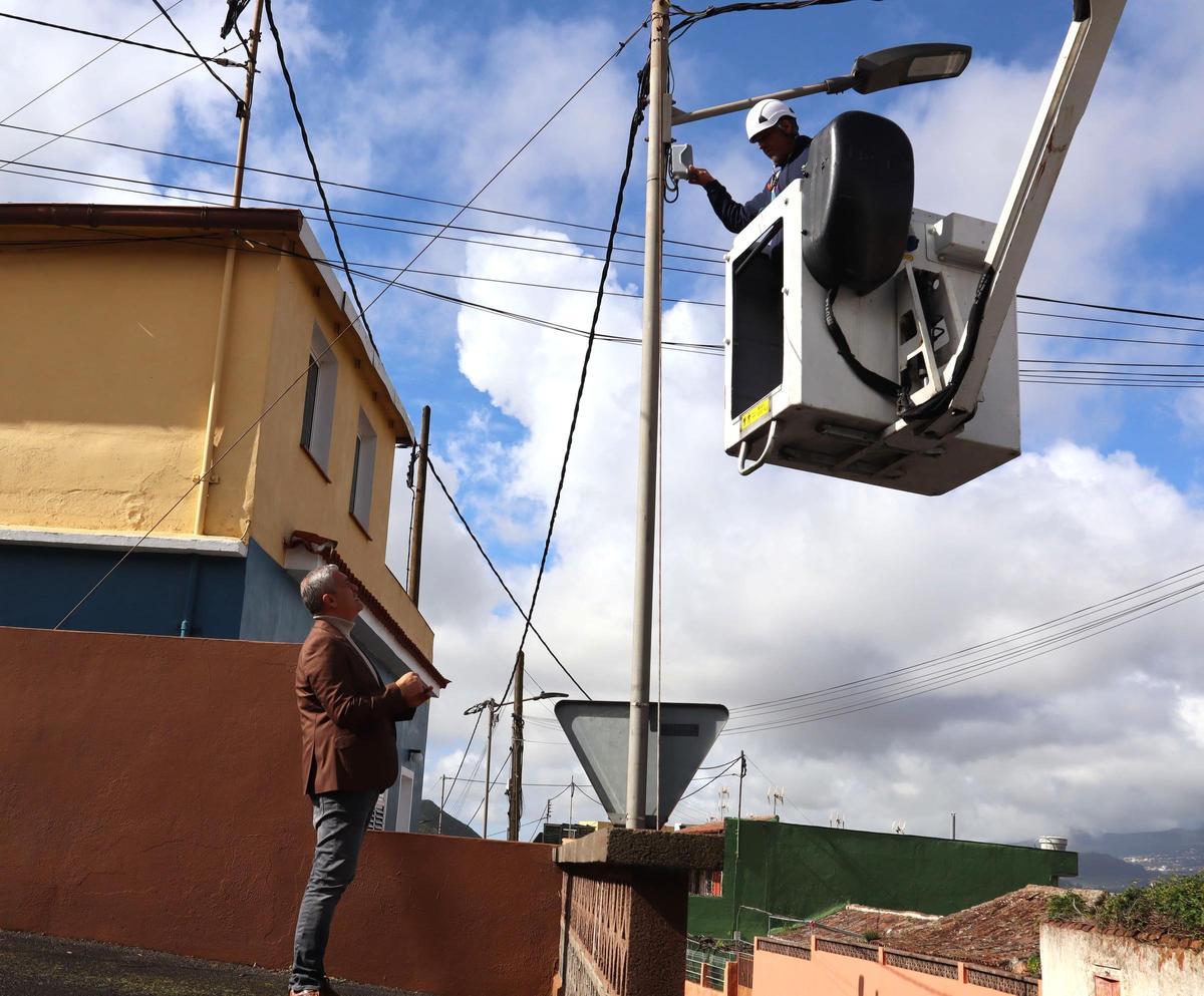 El Ayuntamiento de La Laguna dispone de un teléfono gratuito de atención 24 horas para comunicar incidencias.