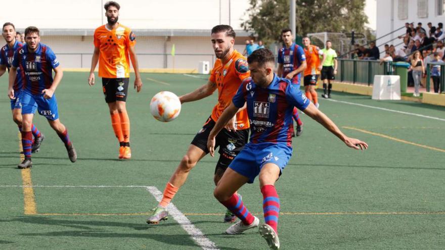 La Penya Independent golpea en sa Pobla y se impone por 2-3