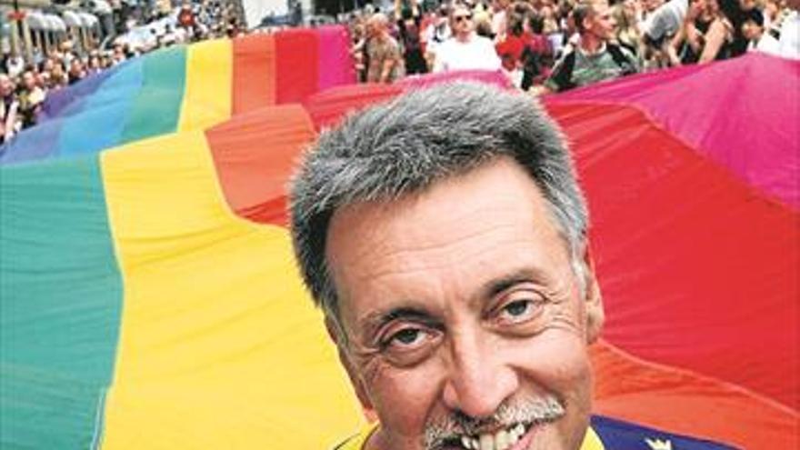 Muere Gilbert Baker, el creador de la bandera del orgullo gay