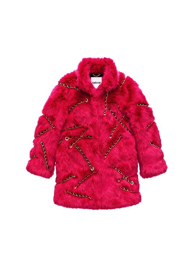 Todas las imágenes de la colección de Moschino x H&M: abrigo fluffy rosa con cadenas
