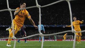jdomenech33429694 barcelona s luis suarez celebrates  with lionel me160406182734