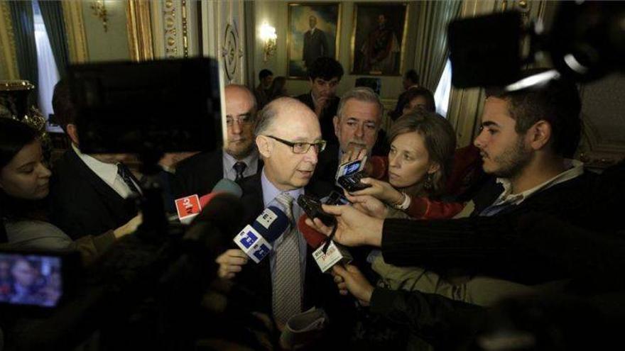 Montoro se compromete a que las CCAA salden su &quot;deuda&quot; con los ayuntamientos