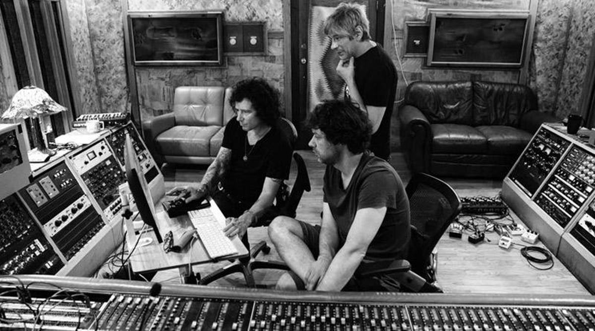 Bunbury, terminando la grabación de uno de sus discos en solitario