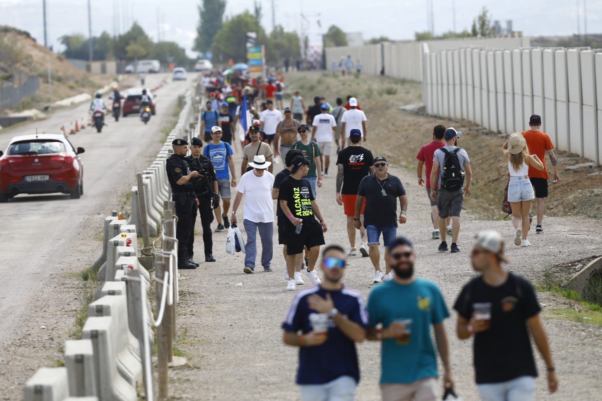 En imágenes | El público vuelve a disfrutar de los mejores motociclistas del mundo en Motorland