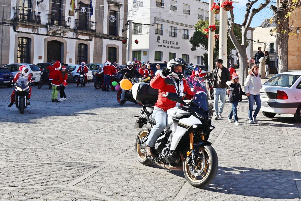 Fotogalería | Así fue la 'Papanoleada' motera de Arroyo de la Luz