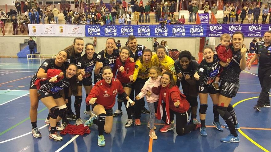 Celebración del Rincón Fertlidad tras un partido en la Challenge Cup