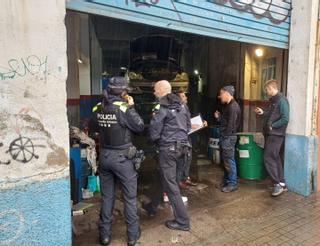 Intervenido un taller mecánico de Badalona por verter irregularmente residuos de manera repetida