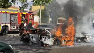 Arde un coche en el barrio San José de Salamanca